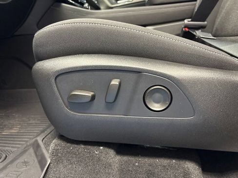New 2026 Chevrolet Traverse LT FWD image 32