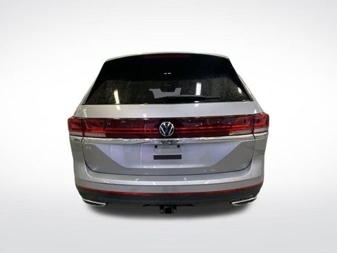 Used 2024 Volkswagen Atlas SE image 8