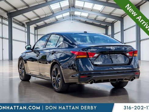 Used 2023 Nissan Altima 2.5 SR FWD image 19