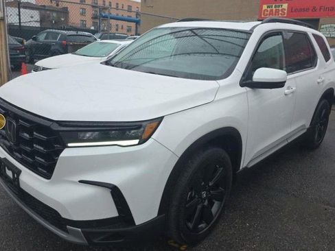 Used 2023 Honda Pilot Elite image 1
