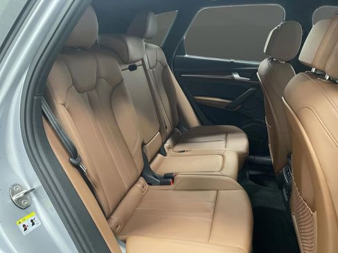 Used 2024 Audi Q5 e Premium Plus w/ Premium Plus Package image 33