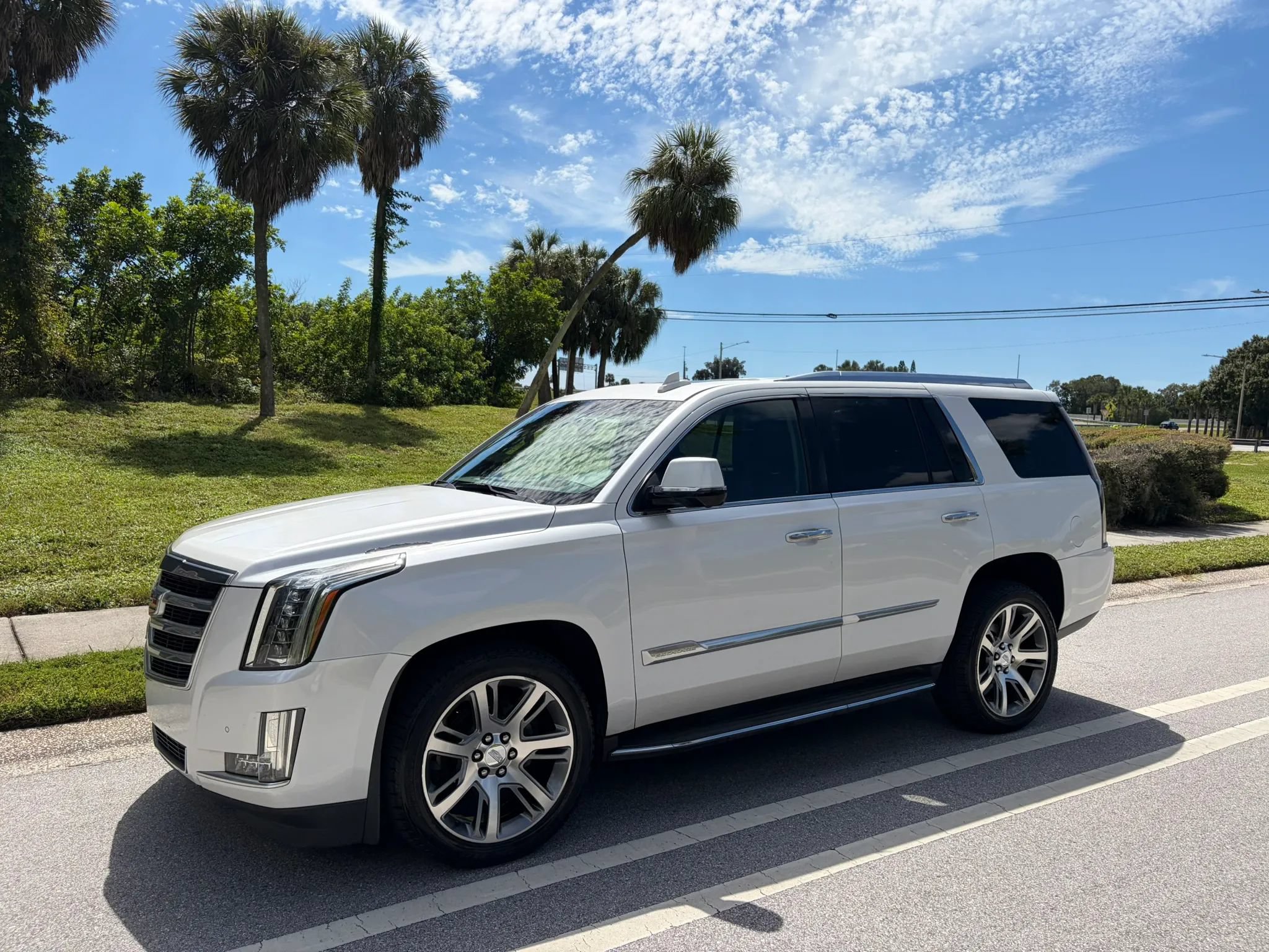 Used 2016 Cadillac Escalade Luxury RWD image 10