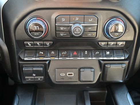 Used 2019 Chevrolet Silverado 1500 LTZ w/ LTZ Convenience Package image 28