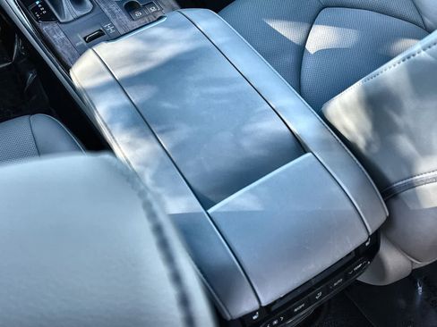 Used 2021 Toyota Highlander Platinum image 16