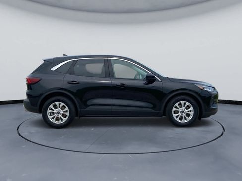 Used 2023 Ford Escape Active w/ Tech Pack #2 FWD image 9