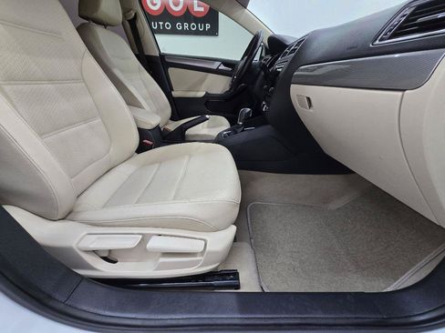 Used 2016 Volkswagen Jetta SE FWD image 19