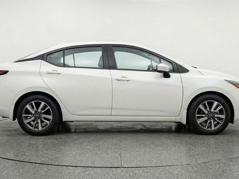 Used 2025 Nissan Versa SV image 11