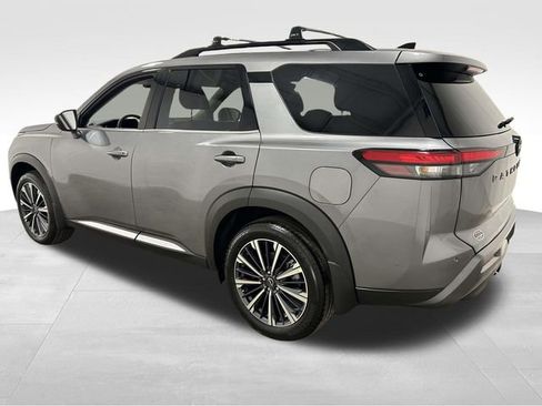 New 2026 Nissan Pathfinder Platinum FWD image 4