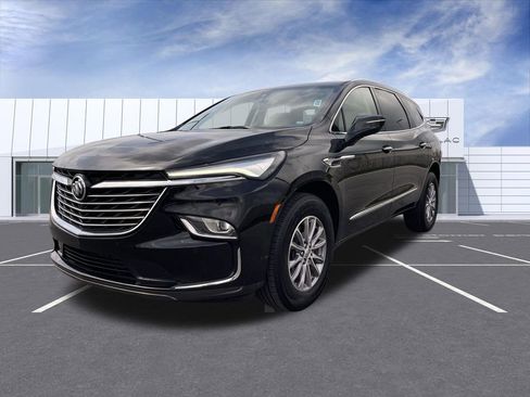 Used 2024 Buick Enclave Essence w/ Technology Package FWD image 4