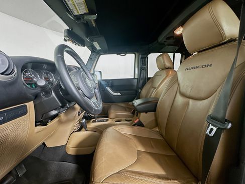 Used 2018 Jeep Wrangler Unlimited Rubicon w/ Connectivity Group image 13