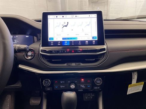 New 2026 Jeep Compass Trailhawk w/ Sun, Sound & Navigation Group image 13