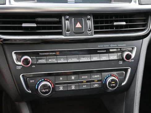 Used 2018 Kia Optima EX w/ Technology Package FWD image 18