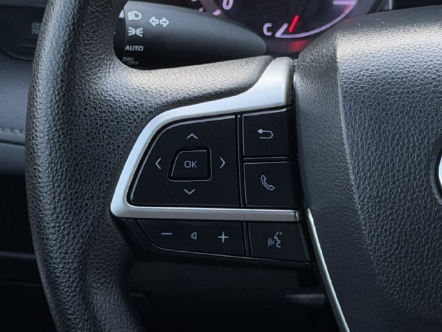 Used 2022 Toyota Highlander L AWD/4WD image 12