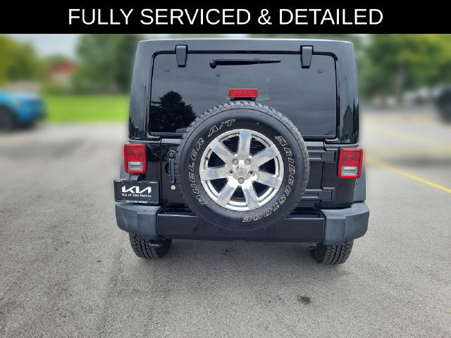 Used 2016 Jeep Wrangler Unlimited Sahara w/ Connectivity Group AWD/4WD image 4