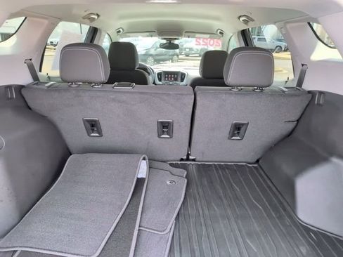 Certified 2022 GMC Terrain SLE w/ Driver Convenience Package FWD image 8