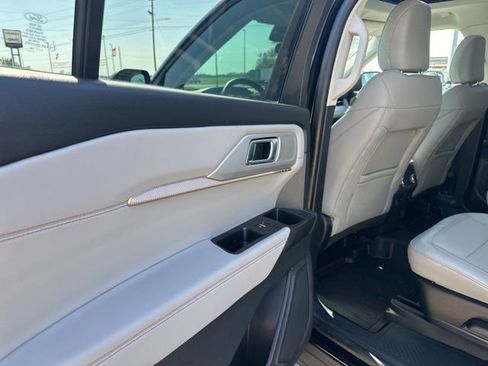 Used 2025 Ford Explorer Active w/ Active Comfort Package AWD/4WD image 25