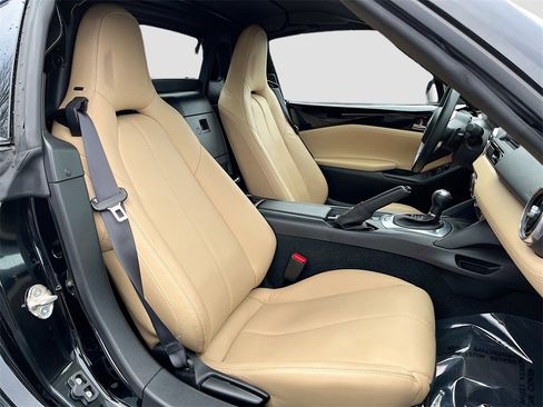 Used 2017 MAZDA MX-5 Miata RF Grand Touring image 24
