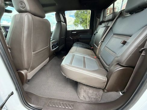 Used 2022 GMC Sierra 3500 Denali w/ Denali Ultimate Package AWD/4WD image 18