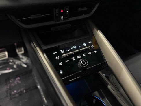 Used 2024 Porsche Macan Turbo Electric image 24