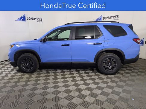 Certified 2024 Honda Pilot TrailSport image 2