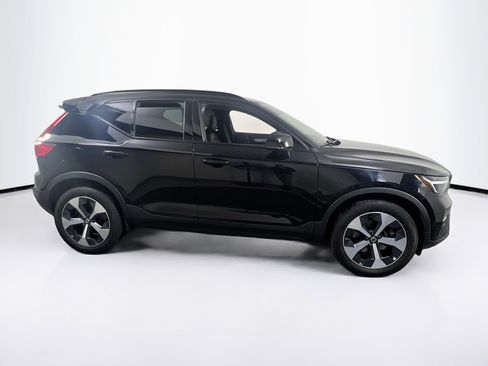 Used 2023 Volvo XC40 B5 Plus w/ Driver Assist Package image 4