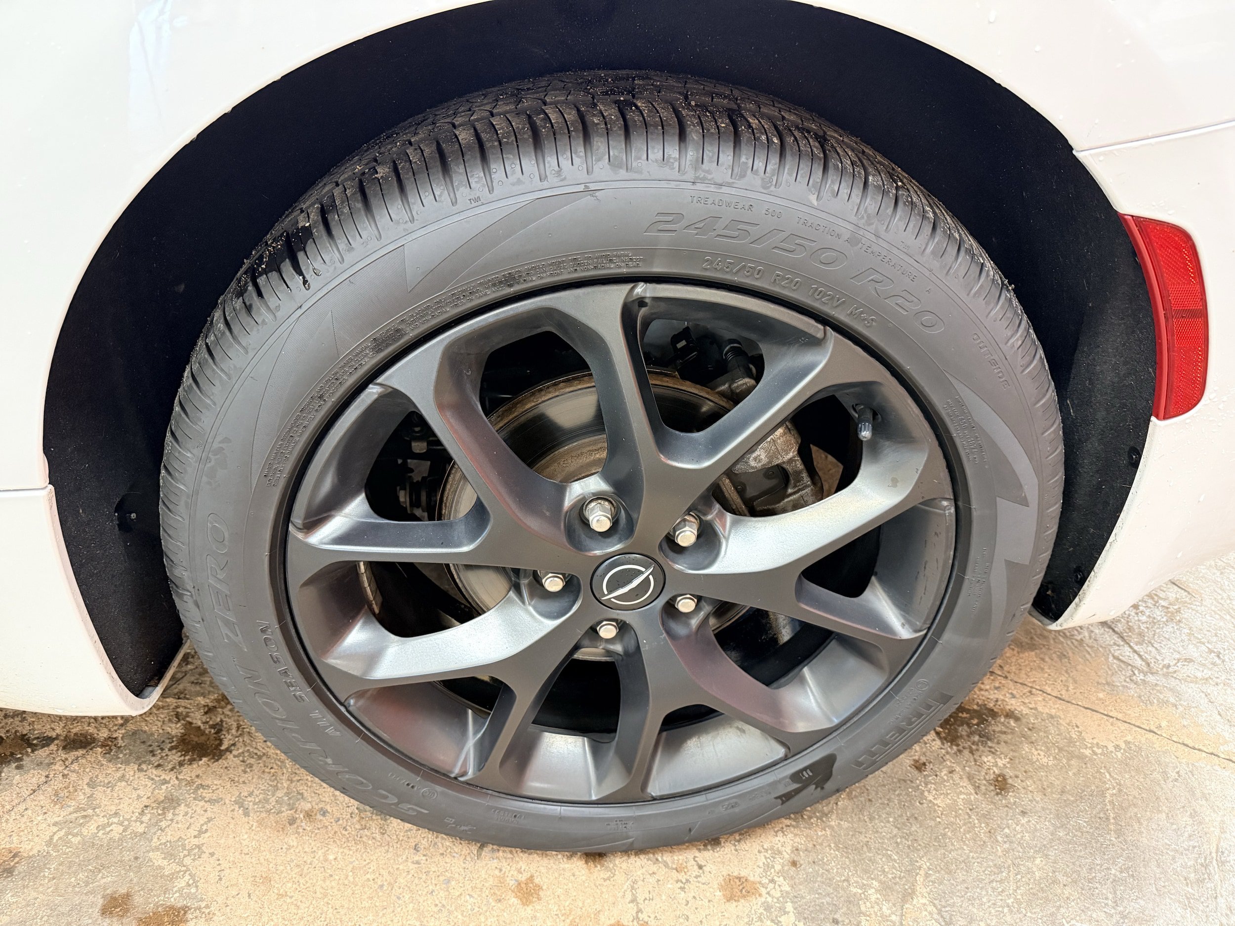 Used 2025 Chrysler Pacifica Limited FWD image 7