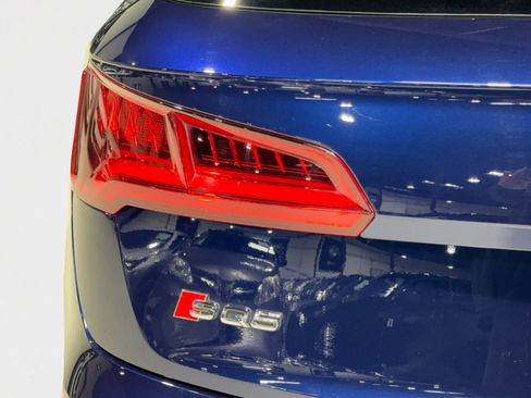 Used 2018 Audi SQ5 Premium Plus w/ Navigation Package image 27