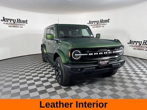 Used 2025 Ford Bronco Outer Banks image 6