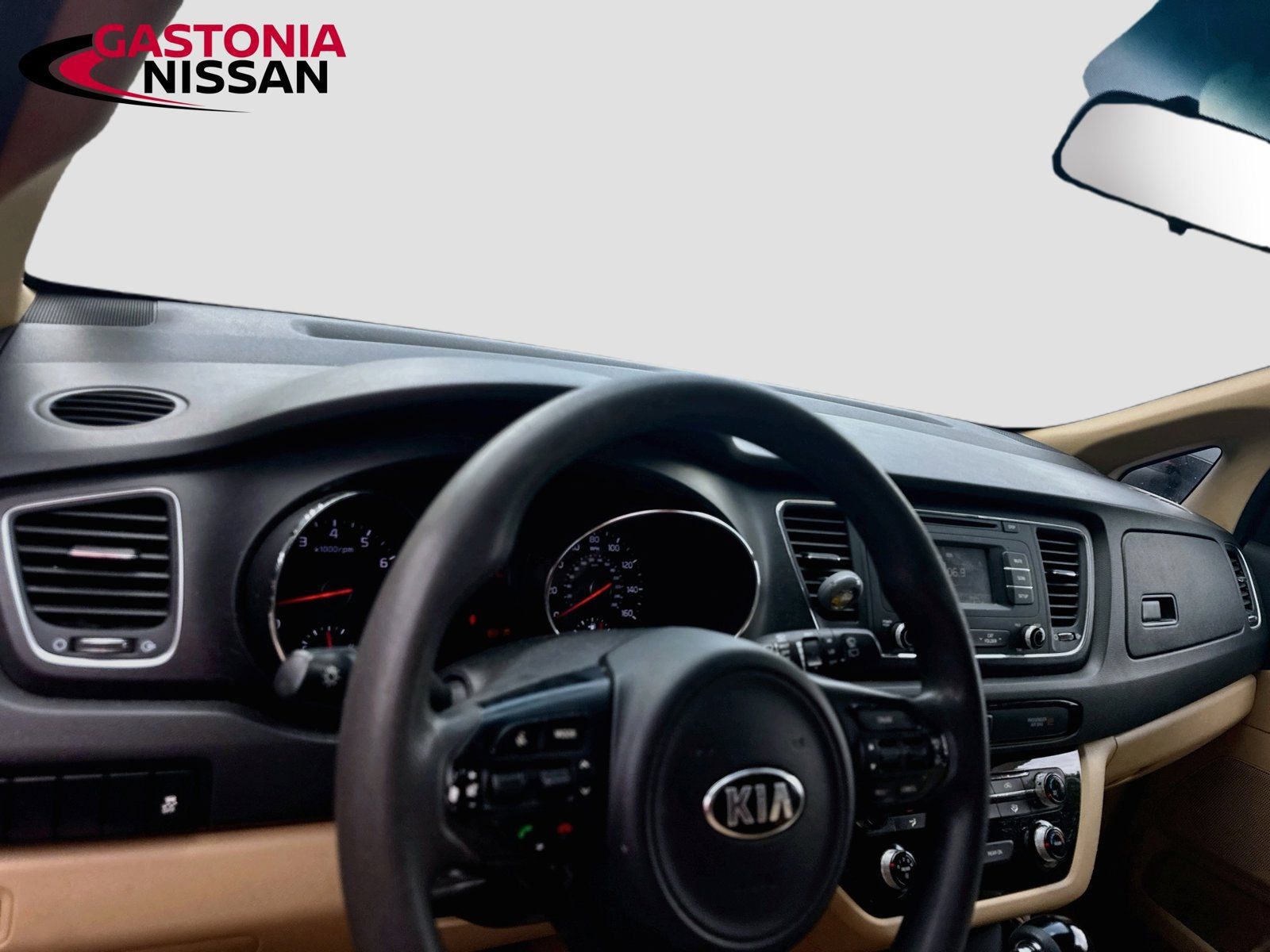 Used 2017 Kia Sedona LX FWD image 11