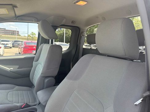 Used 2013 Nissan Frontier S w/ S Preferred Pkg RWD image 8