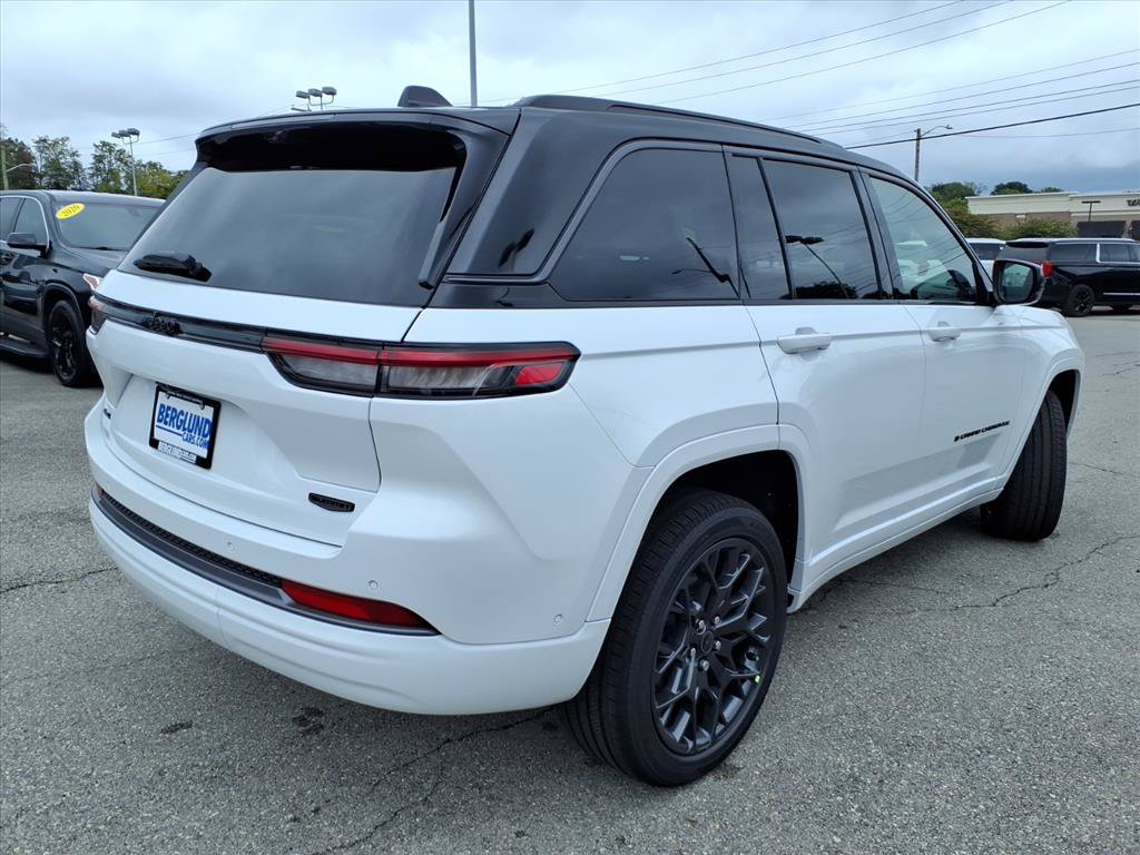 New 2027 Jeep Grand Cherokee Summit AWD/4WD image 4