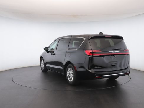 New 2026 Chrysler Pacifica Select image 23