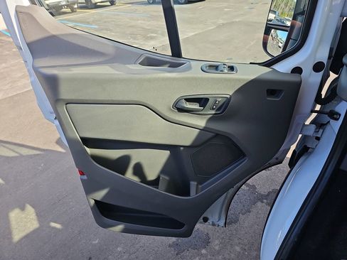 Used 2023 Ford Transit 350 XLT image 31