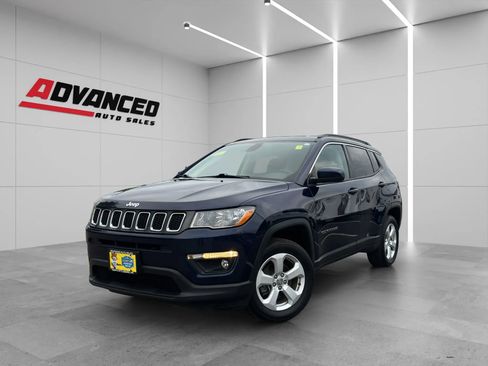 Used 2019 Jeep Compass Latitude w/ Popular Equipment Group AWD/4WD image 3