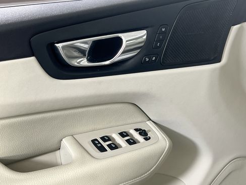 Used 2020 Volvo XC60 T5 Inscription image 18