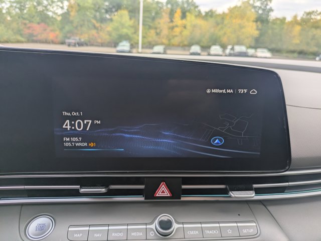 Used 2024 Hyundai Elantra Blue FWD image 25