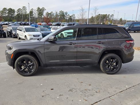 New 2026 Jeep Grand Cherokee Limited image 4