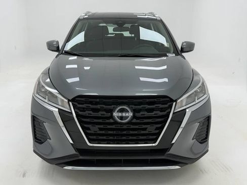 Used 2023 Nissan Kicks SV FWD image 3