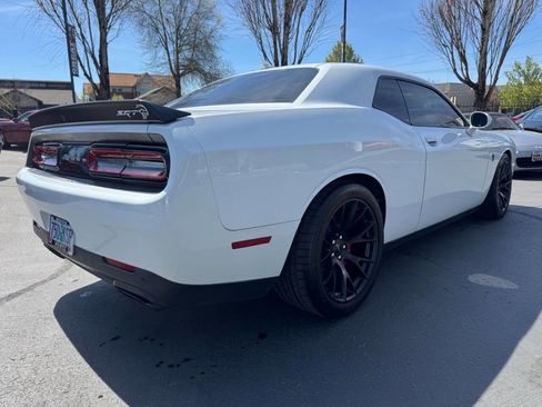 Used 2016 Dodge Challenger SRT Hellcat image 5