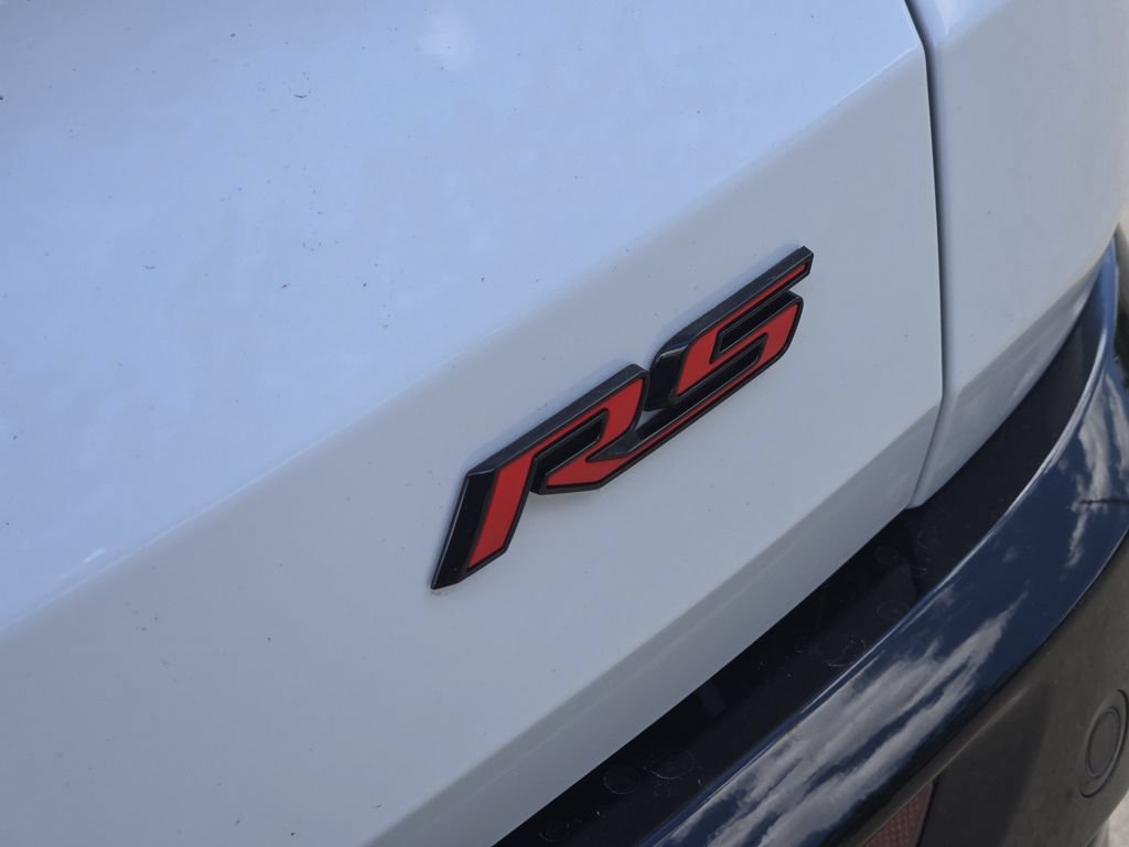 New 2027 Chevrolet Traverse RS w/ LPO, Floor Liner Package AWD/4WD image 8