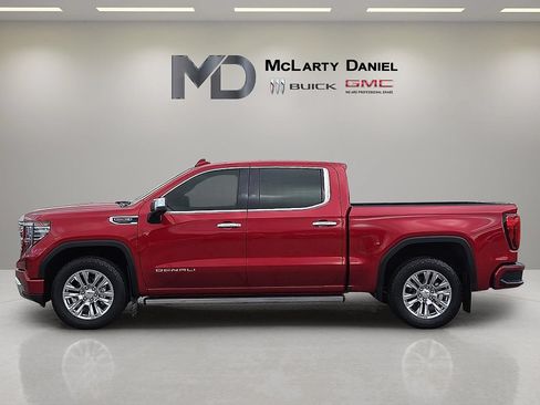 Used 2023 GMC Sierra 1500 Denali AWD/4WD image 2
