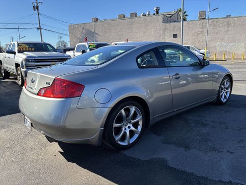 Used 2004 INFINITI G35 Base RWD 2dr Coupe w/ Premium Pkg image 2