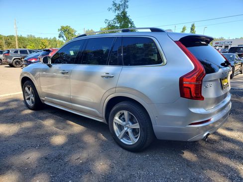 Used 2019 Volvo XC90 T5 Momentum w/ Advanced Package image 3