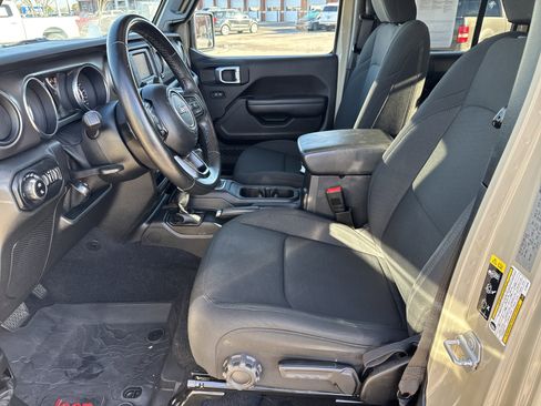 Used 2020 Jeep Gladiator Sport w/ Quick Order Package 24S image 10