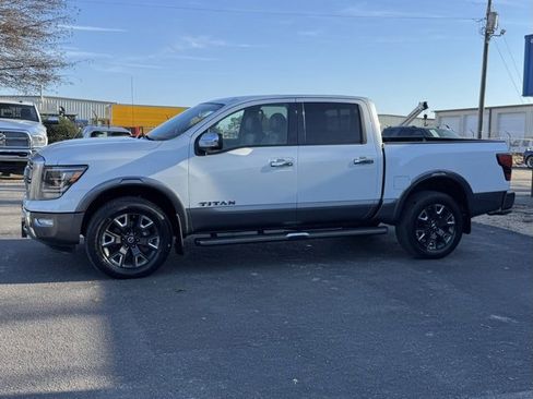 Used 2021 Nissan Titan Platinum Reserve w/ Moonroof Package image 4