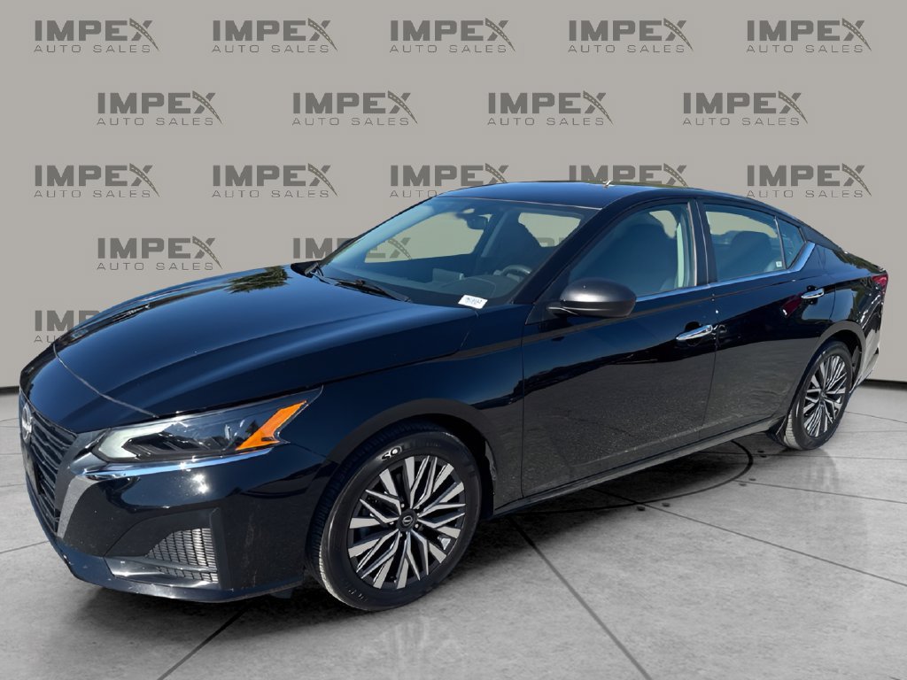 Used 2025 Nissan Altima 2.5 SV FWD image 1