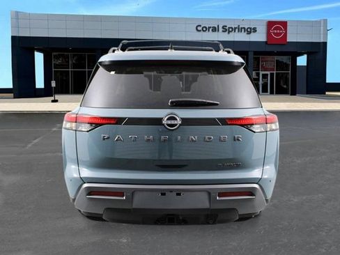 New 2026 Nissan Pathfinder Platinum FWD image 4