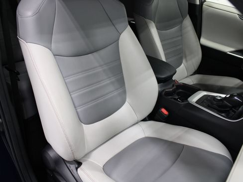 Used 2019 Toyota RAV4 Limited AWD/4WD image 28