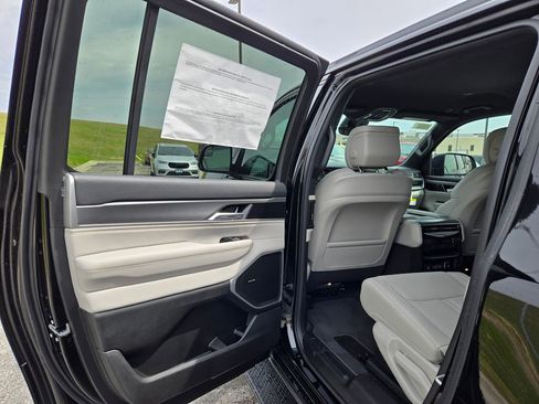New 2026 Jeep Grand Wagoneer L Limited AWD/4WD image 25