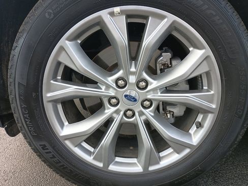 Used 2023 Ford Explorer Limited w/ Equipment Group 301A AWD/4WD image 36
